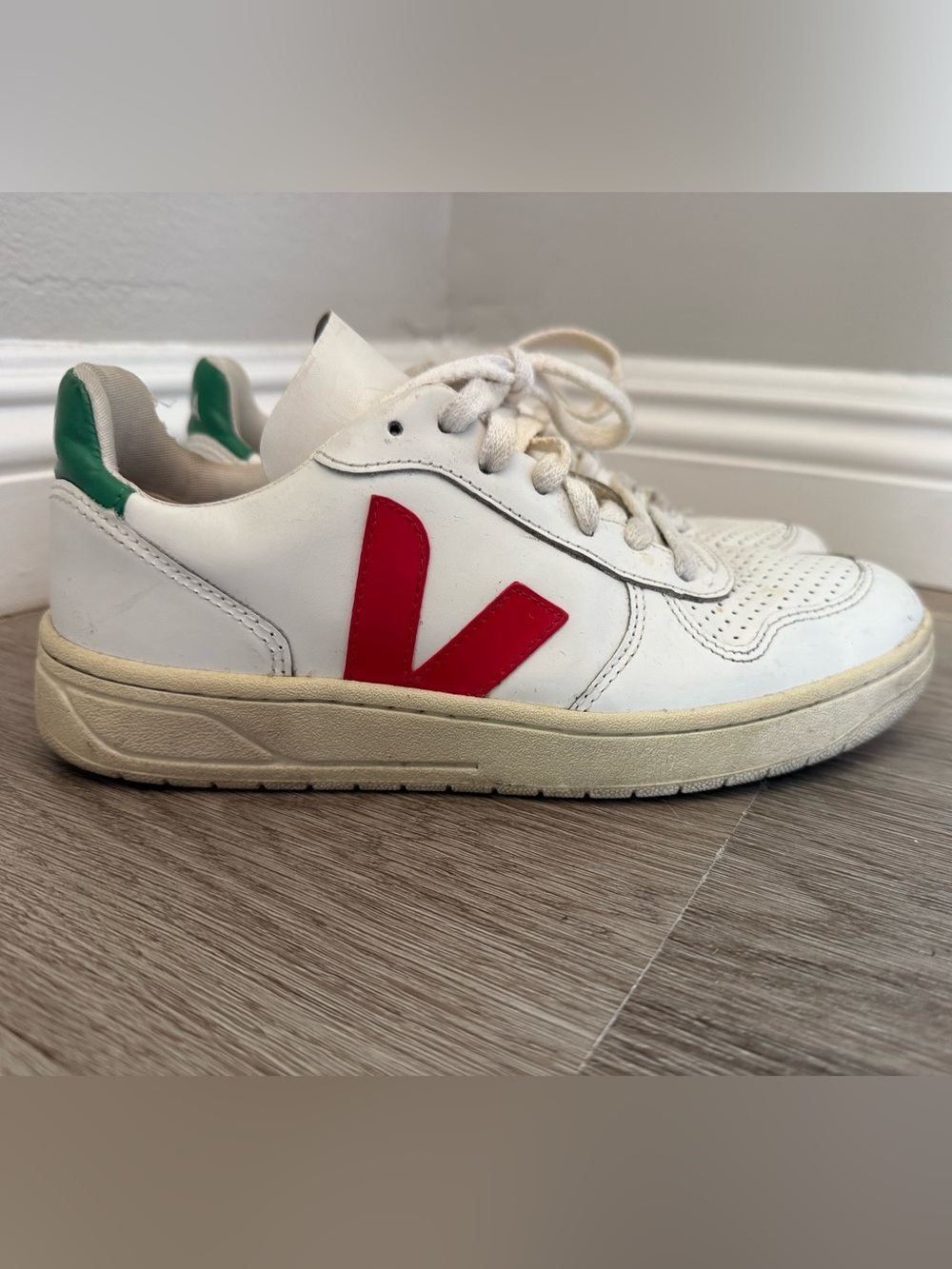 Veja Woman White Sneaker with Red 'V' and Green Heel